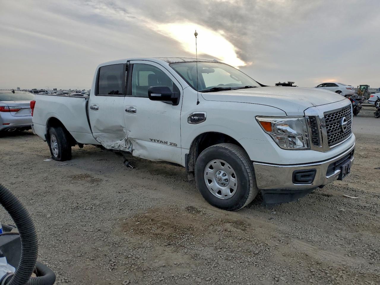2018 Nissan Titan Xd S - Фото 4