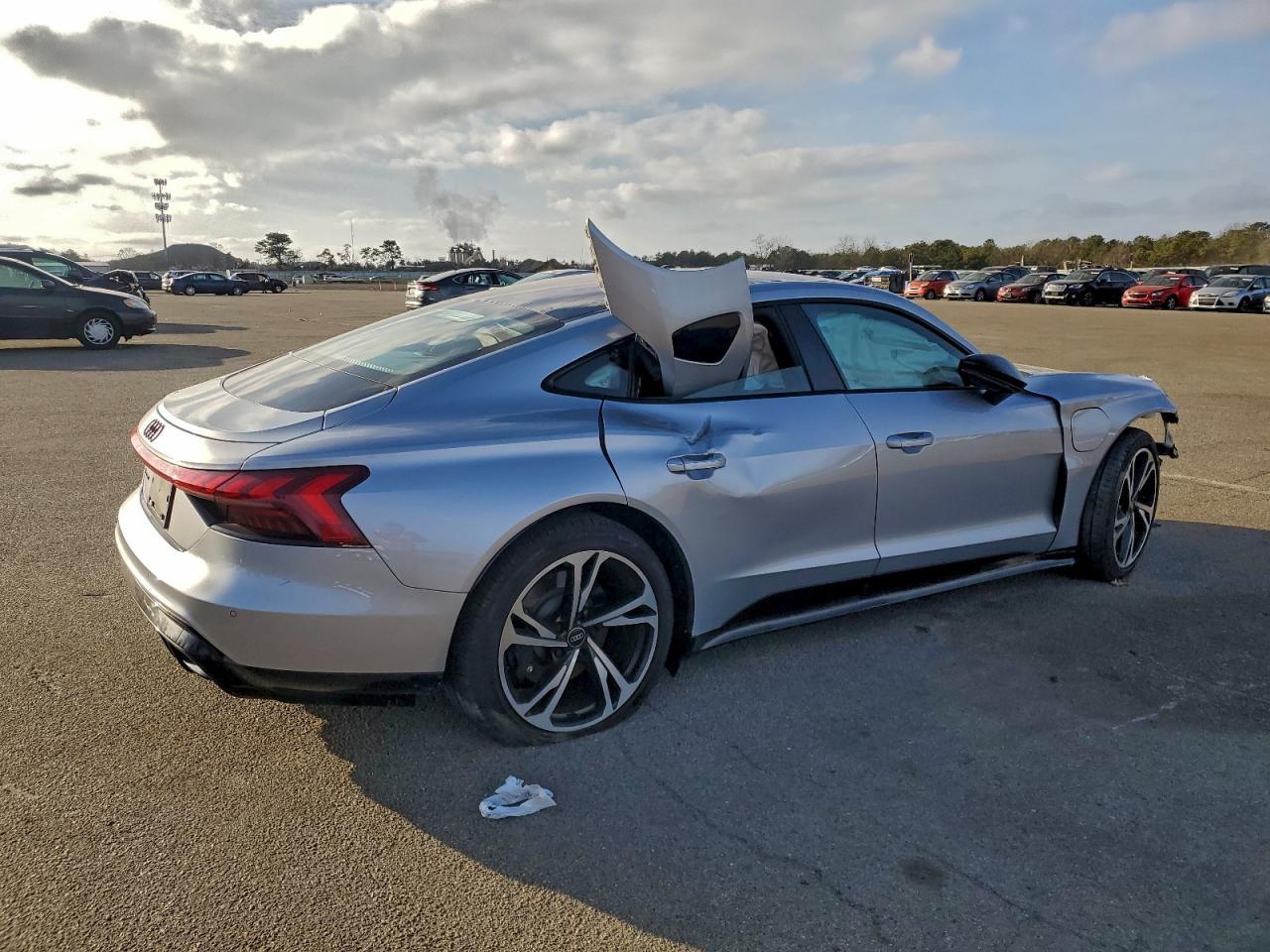 2022 Audi E-Tron Gt Premium Plus - Фото 3