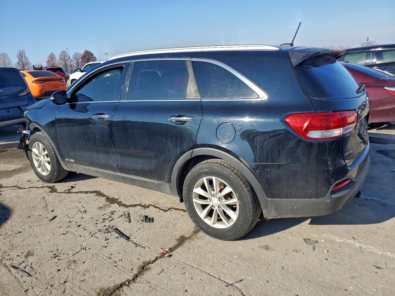2016 Kia Sorento Lx - Image 2
