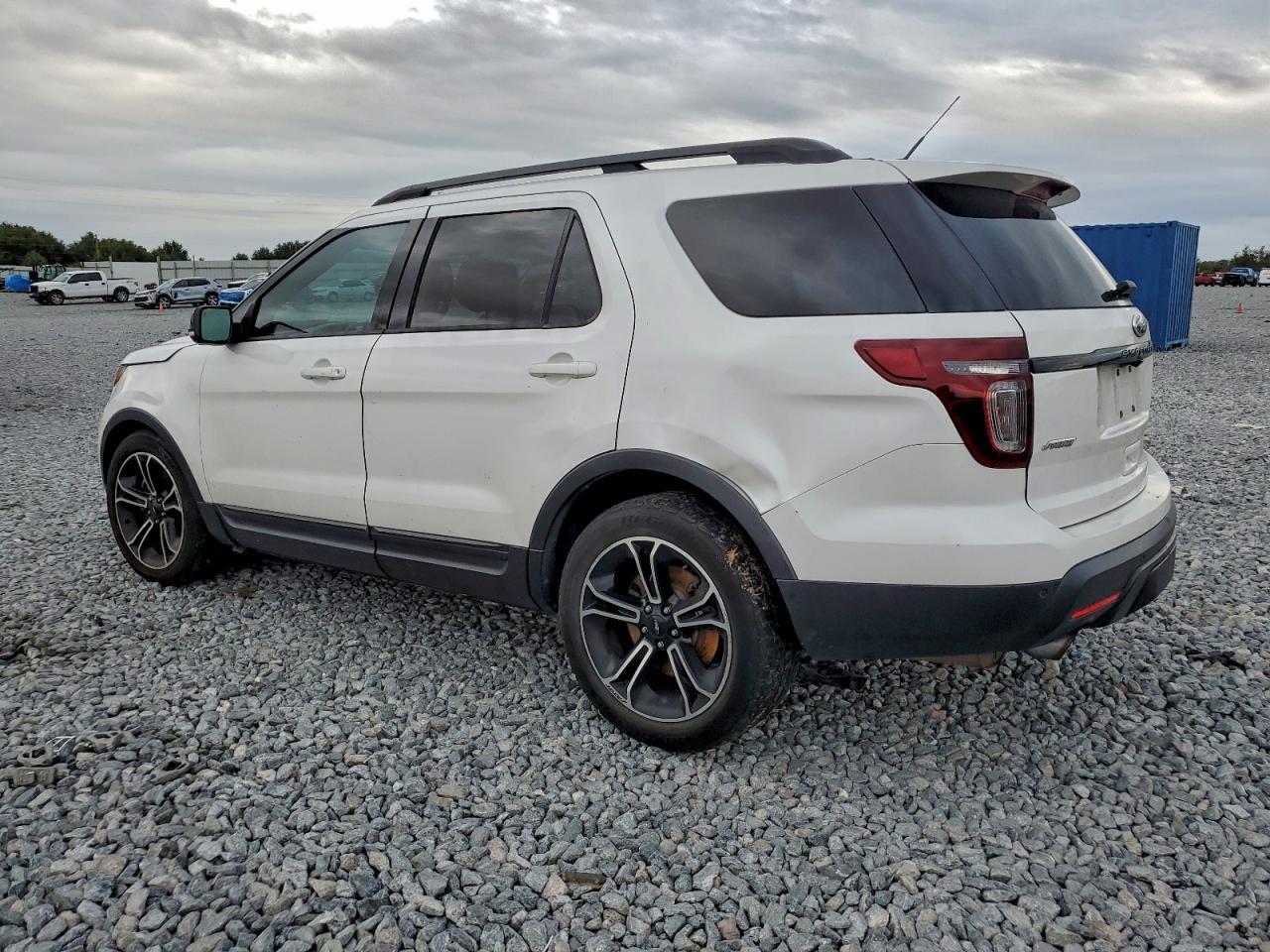 2015 Ford Explorer Sport - Фото 2