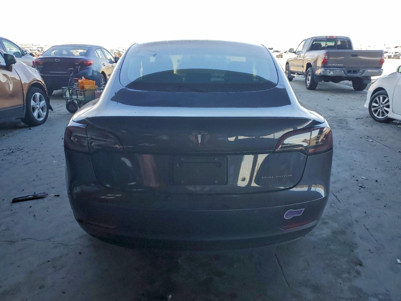2019 Tesla Model 3 - Фото 6