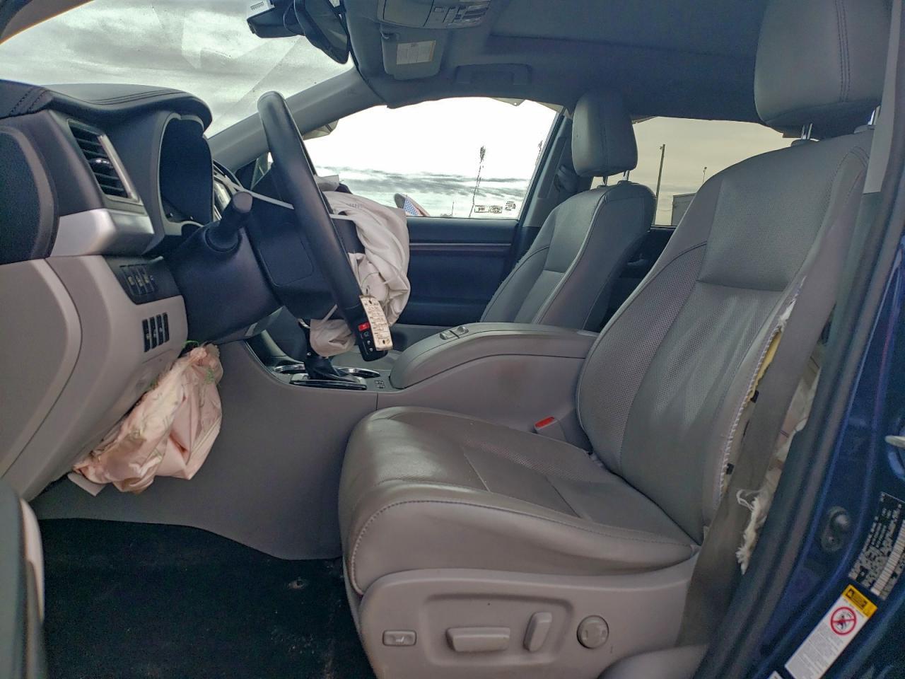 2016 Toyota Highlander Limited - Image 7