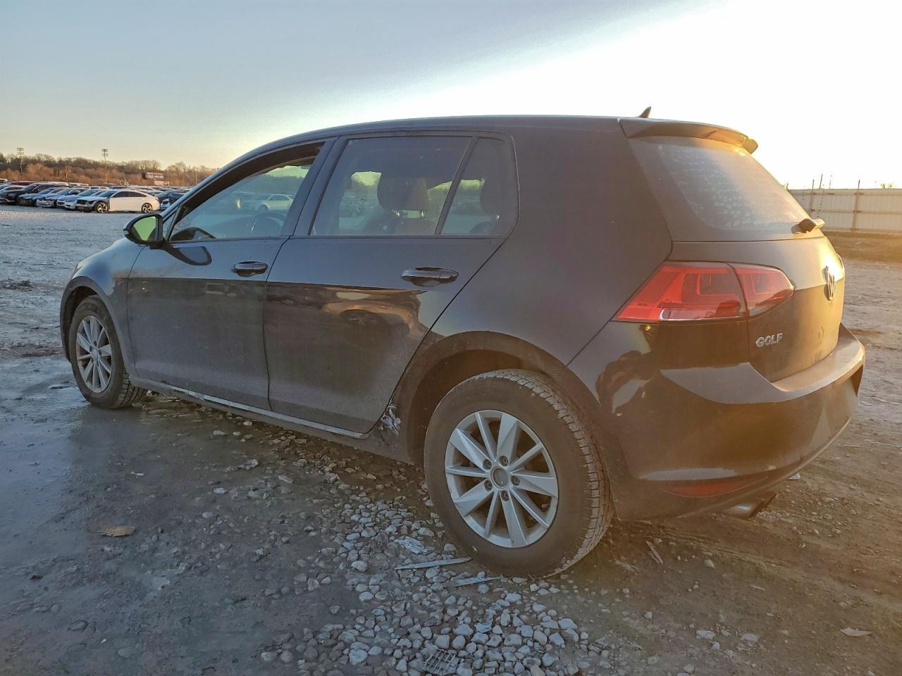 2016 Volkswagen Golf S - Фото 2