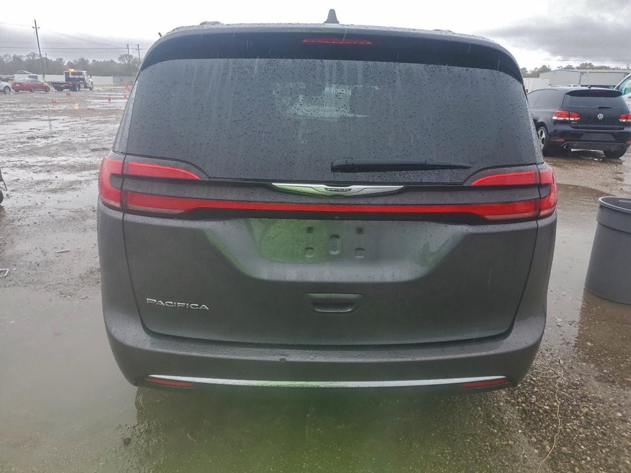 2022 Chrysler Pacifica Touring L - Фото 6