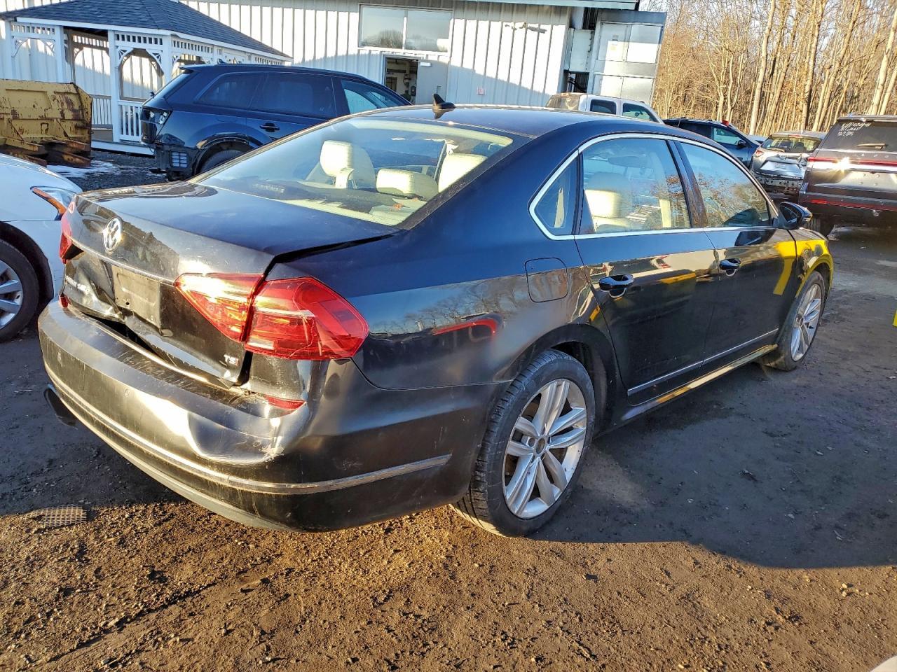 2016 Volkswagen Passat Sel - Фото 3