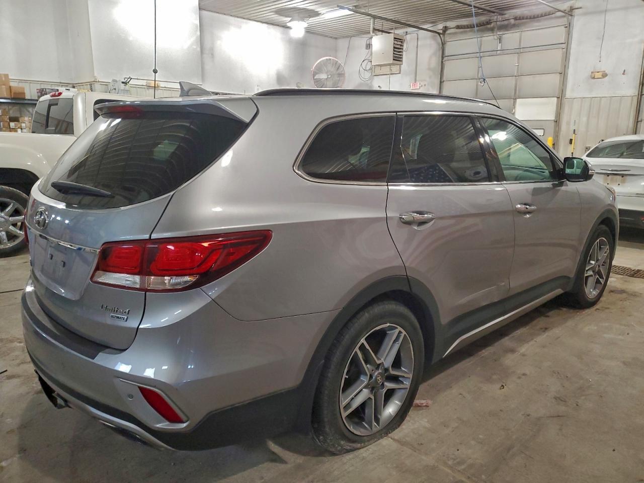 2017 Hyundai Santa Fe Se Ultimate - Image 3