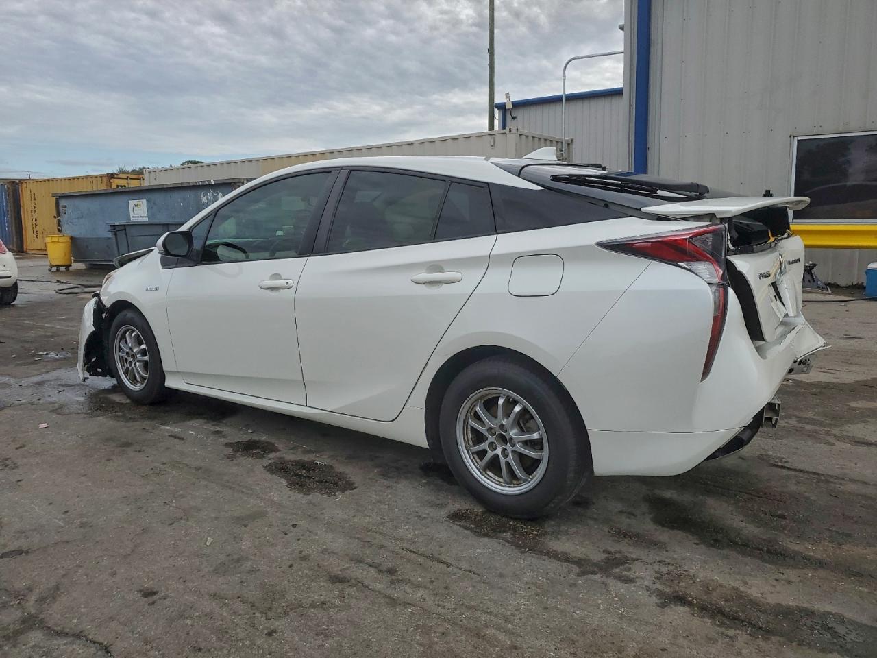 2016 Toyota Prius - Фото 2