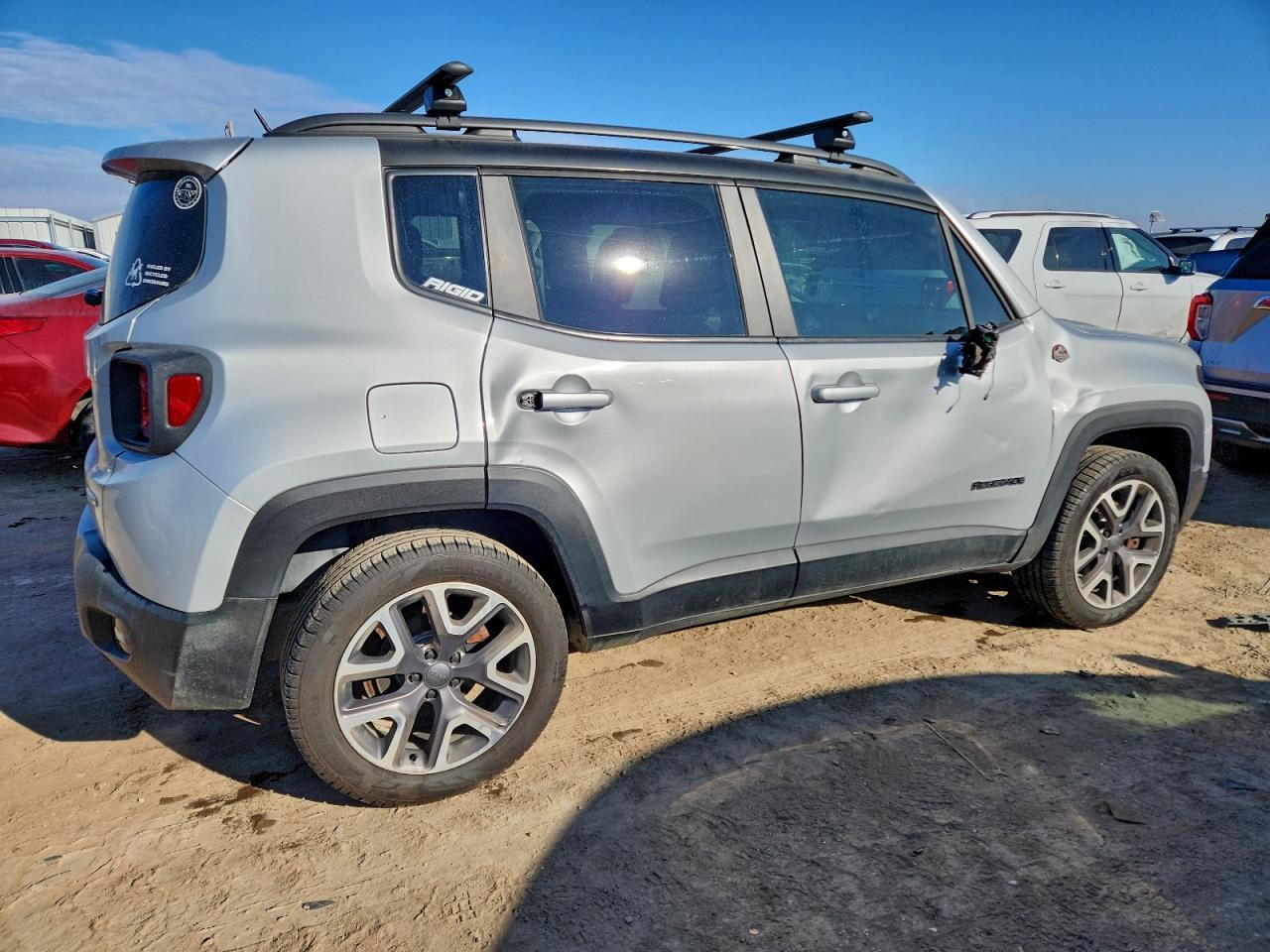 2015 Jeep Renegade Latitude - Image 3