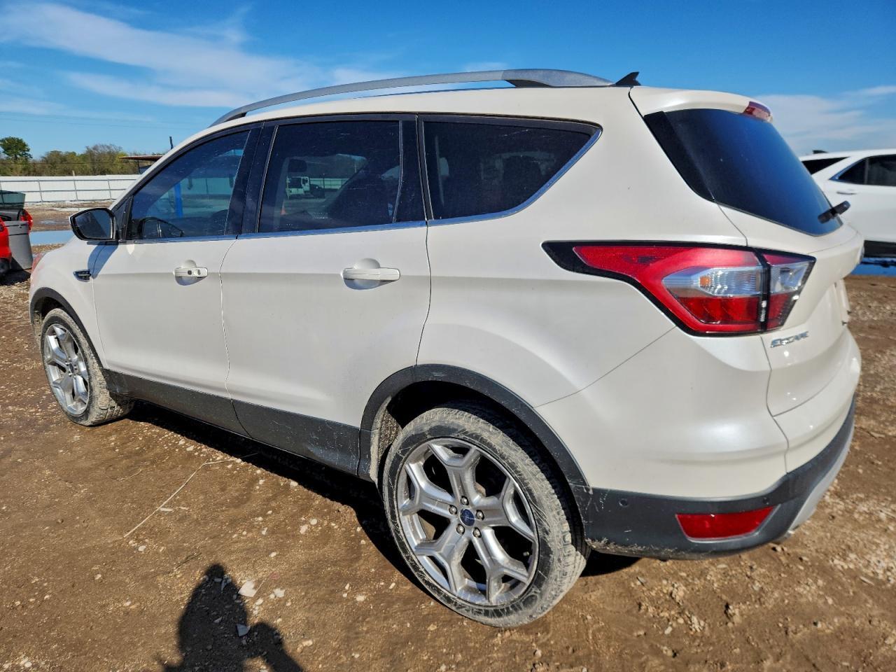 2018 Ford Escape Titanium - Фото 2