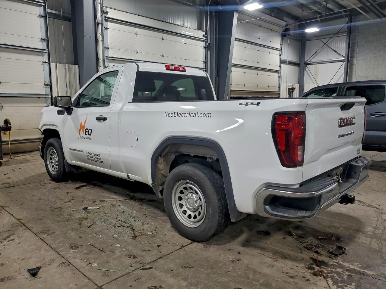 2024 GMC Sierra K1500 - Фото 2