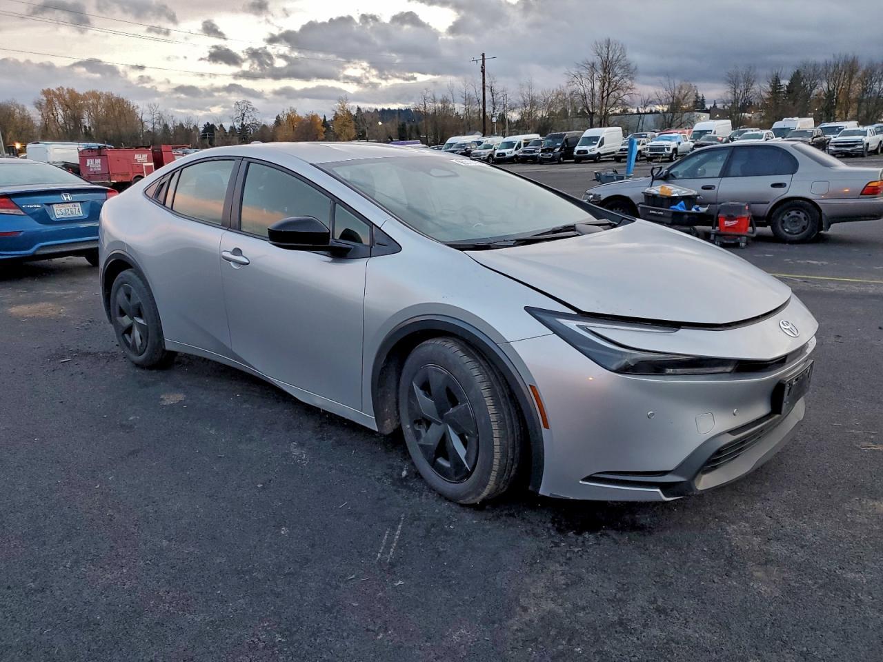 2024 Toyota Prius Le - Image 4