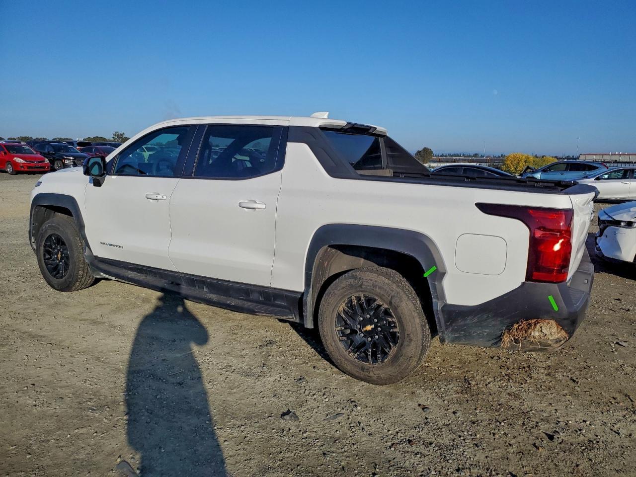 2024 Chevrolet Silverado - Фото 2