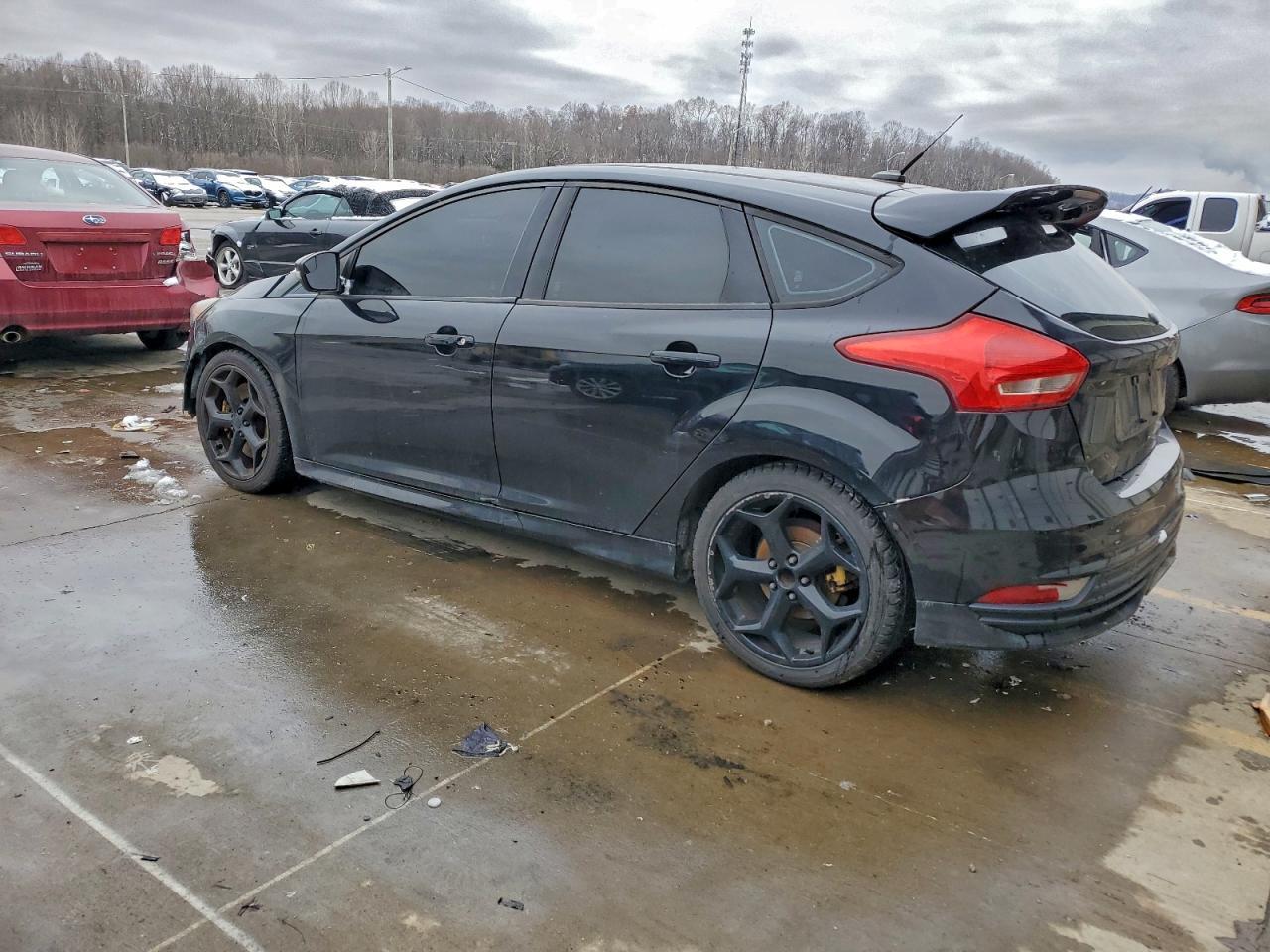 2017 Ford Focus St - Image 2