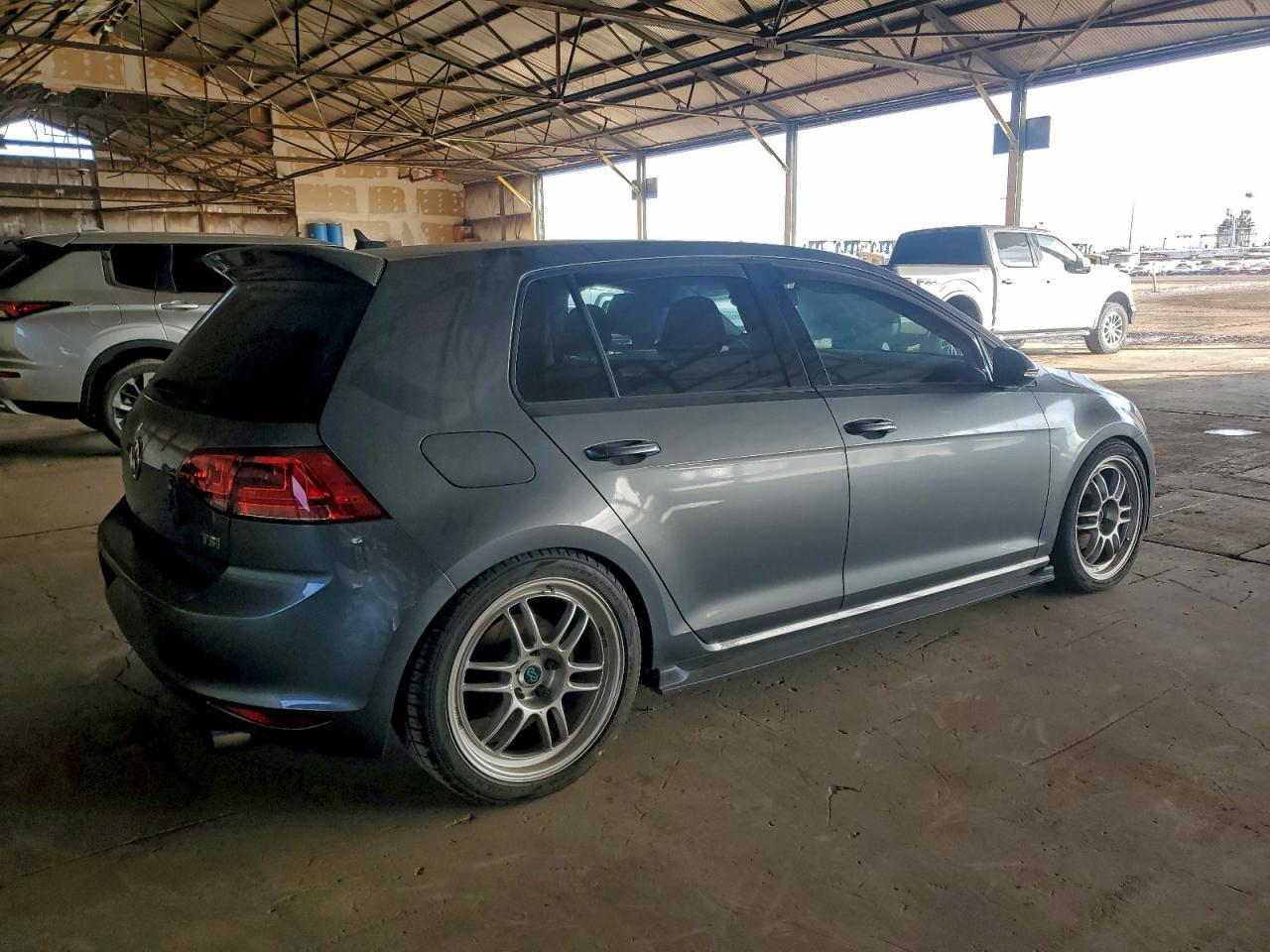 2017 Volkswagen Golf S - Image 3