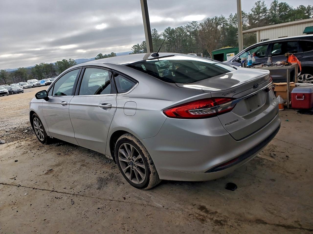 2017 Ford Fusion Se - Фото 2