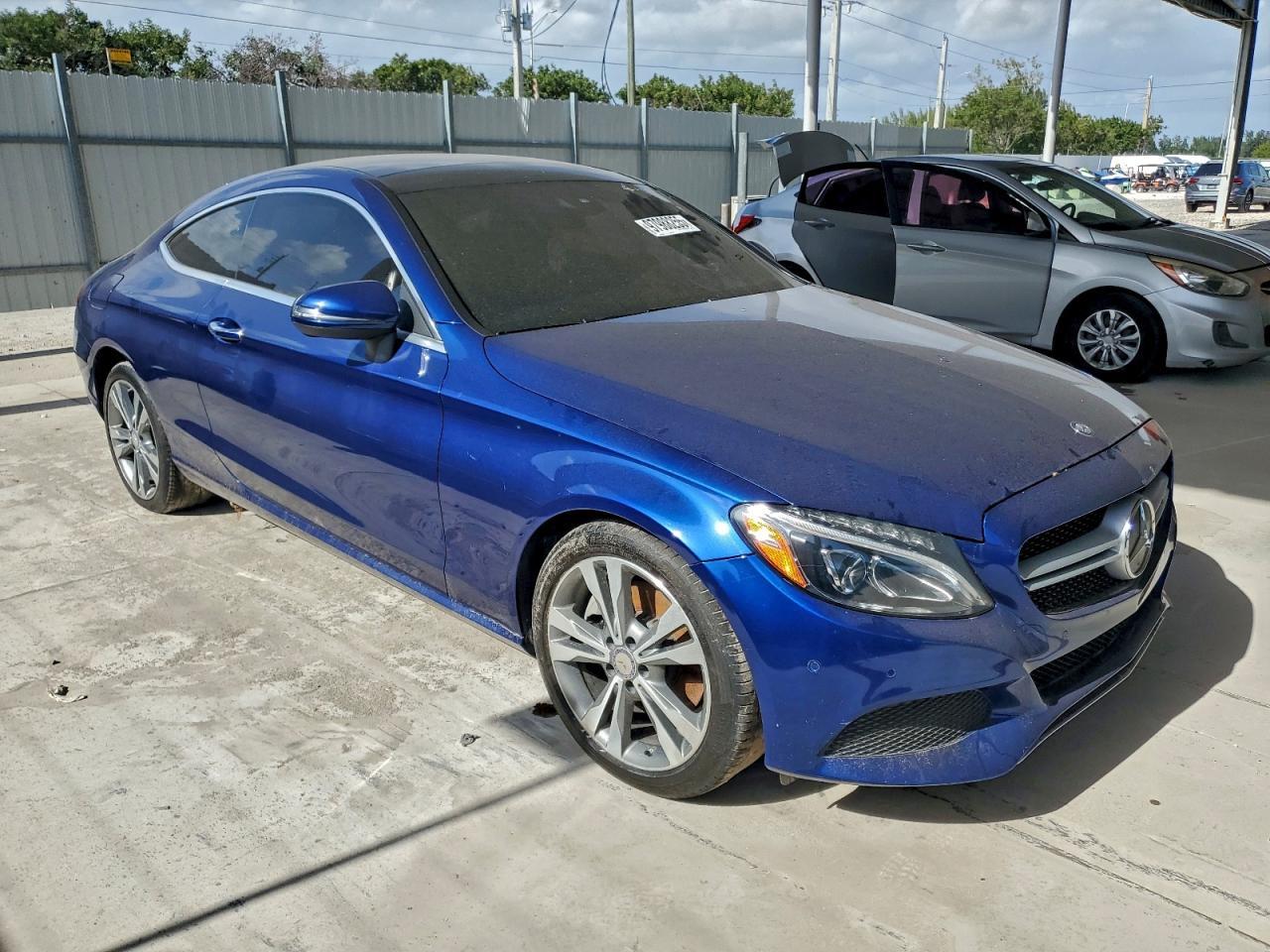 2017 Mercedes-Benz C 300 4Matic - Фото 4