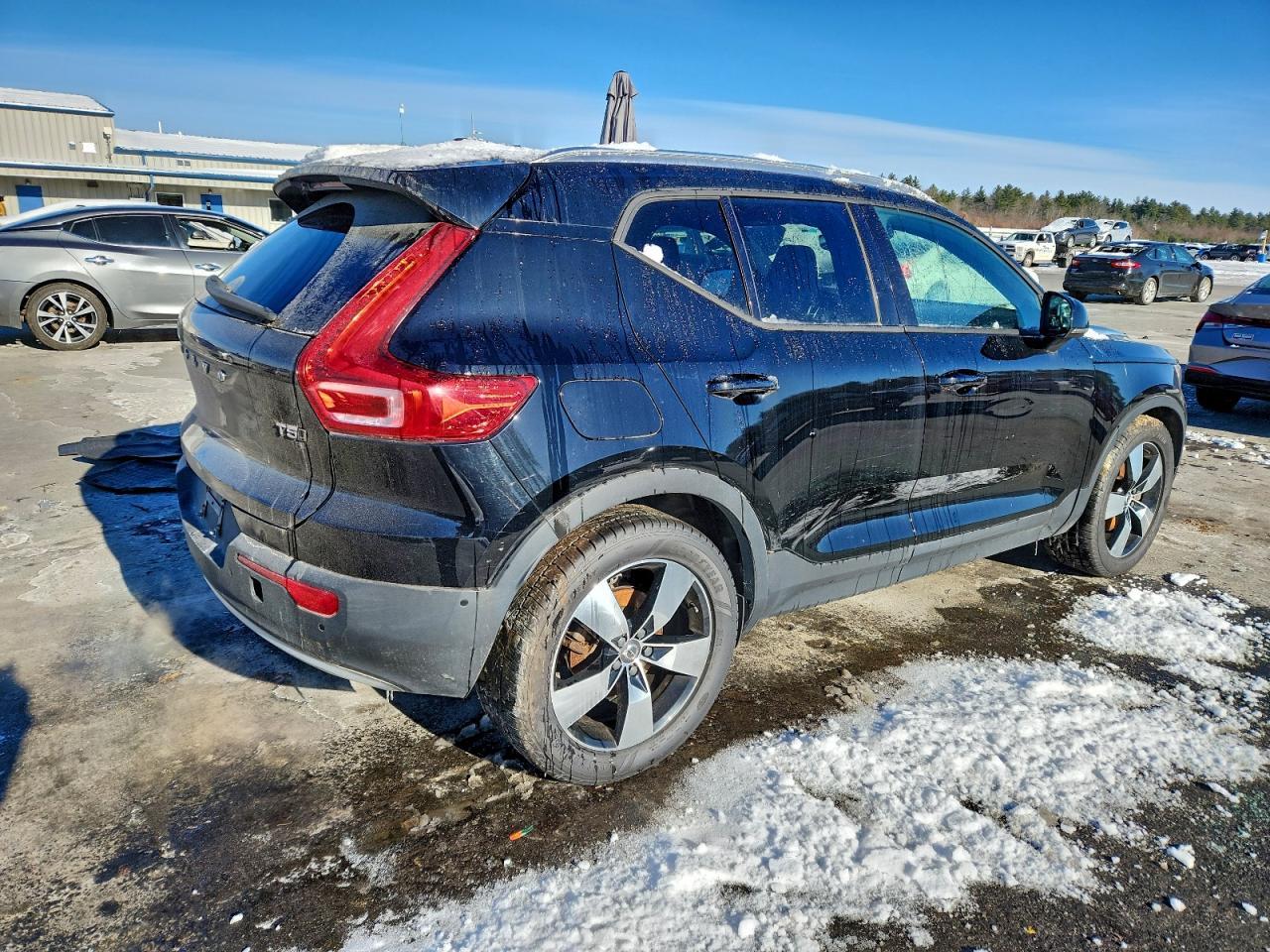 2019 Volvo Xc40 T5 Momentum - Image 3