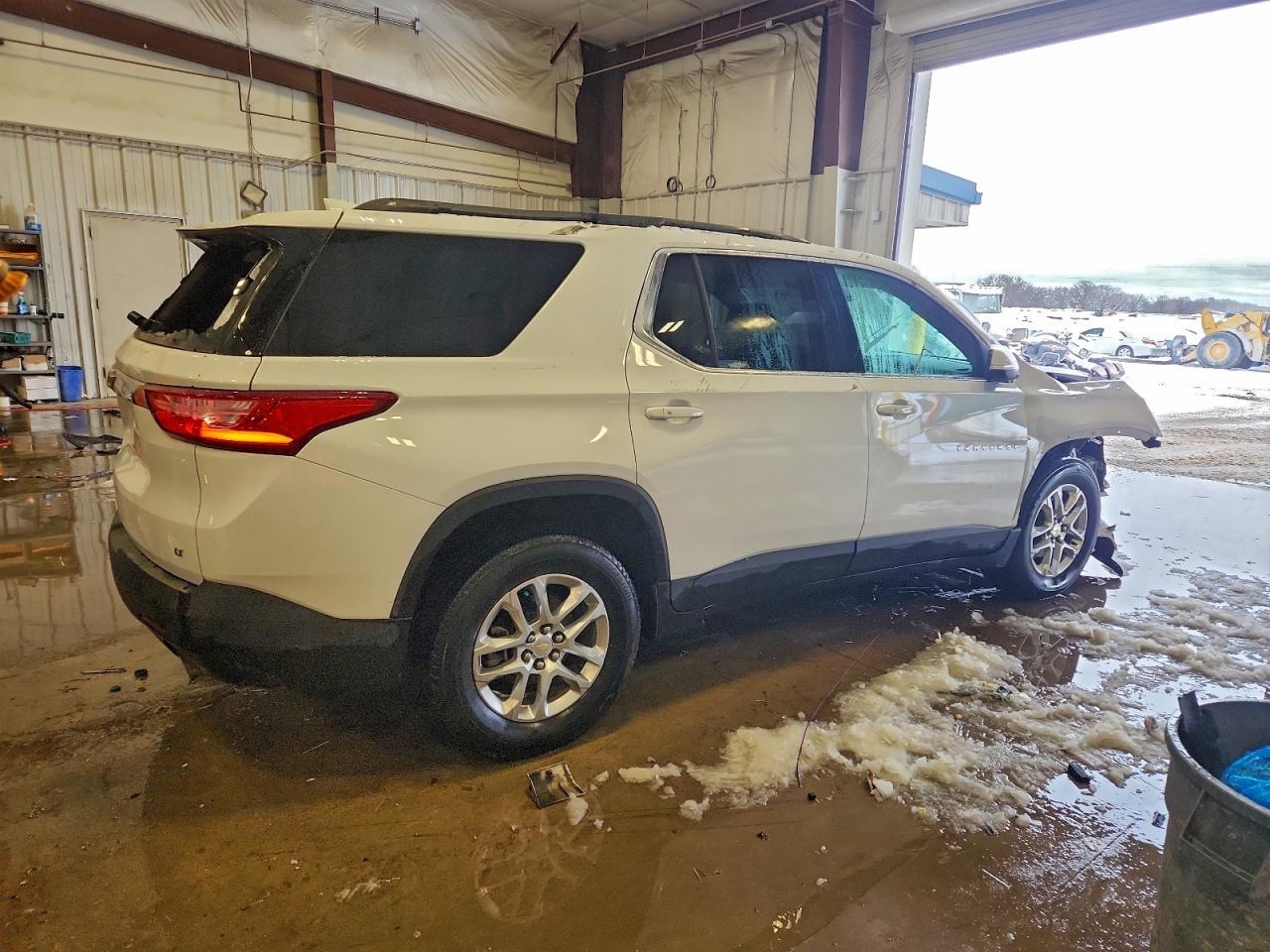 2021 Chevrolet Traverse Lt - Фото 3