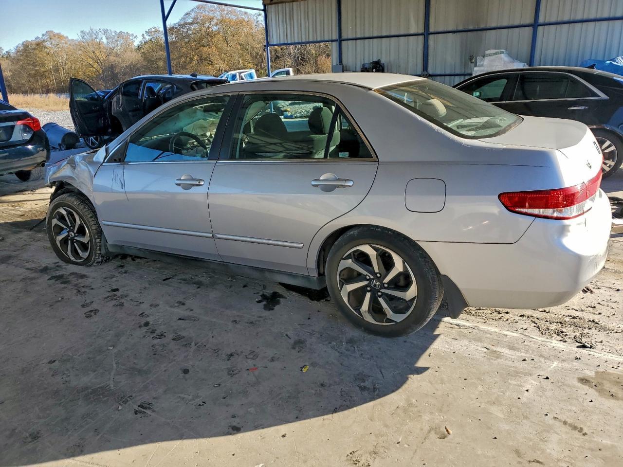 2004 Honda Accord Lx - Image 2
