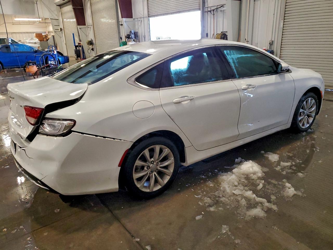 2015 Chrysler 200 C - Фото 3