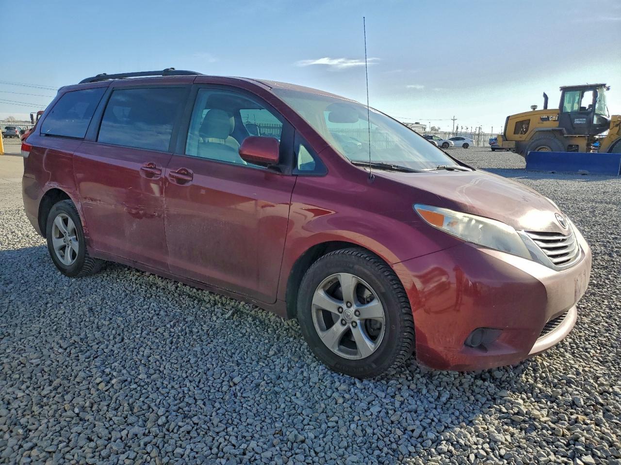 2013 Toyota Sienna Le 8 Passenger - Фото 4