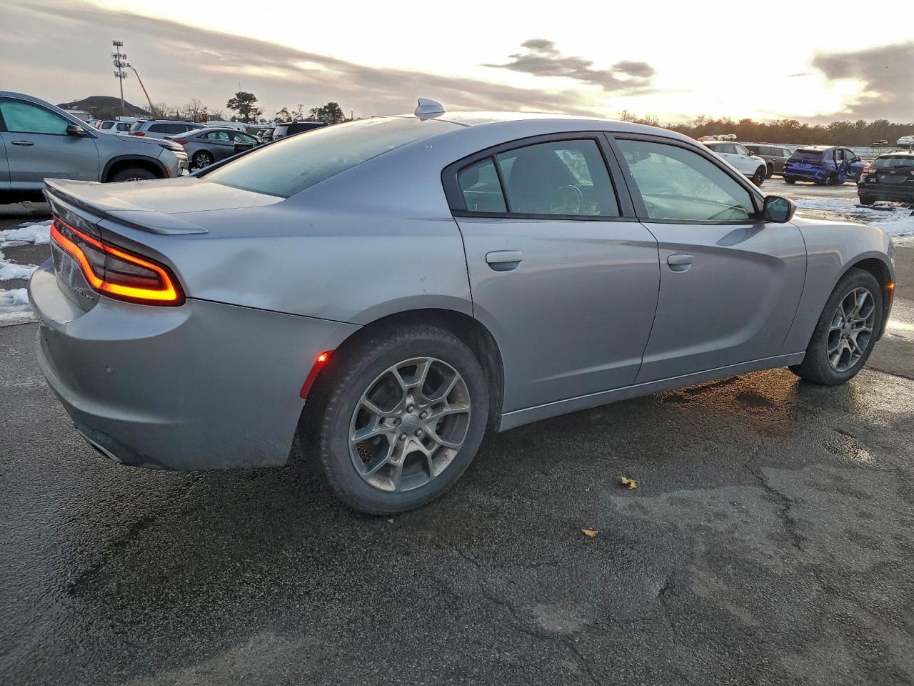 2015 Dodge Charger Sxt - Image 3