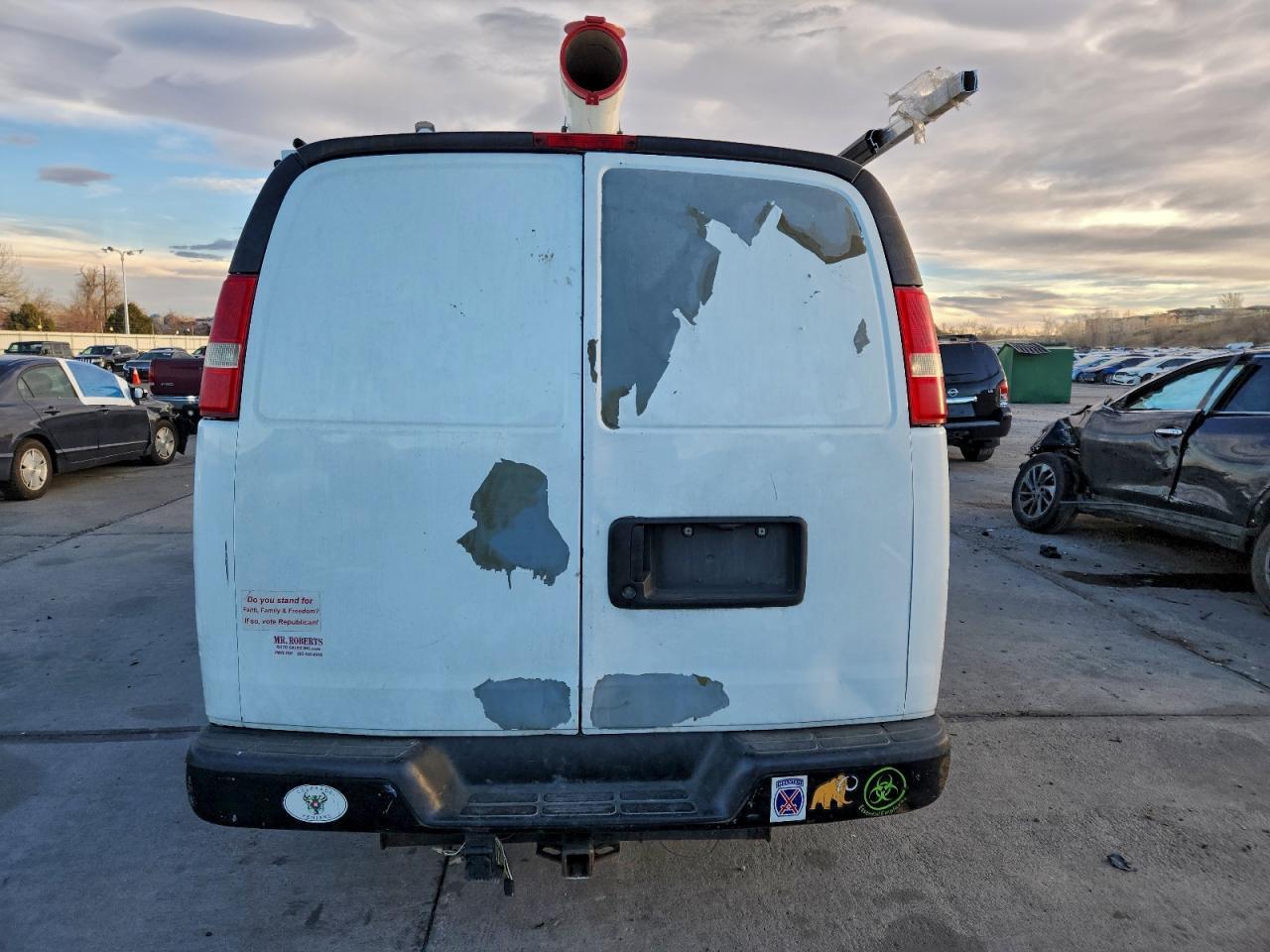 2008 Chevrolet Express 2500 Utility / Service Van - Image 6