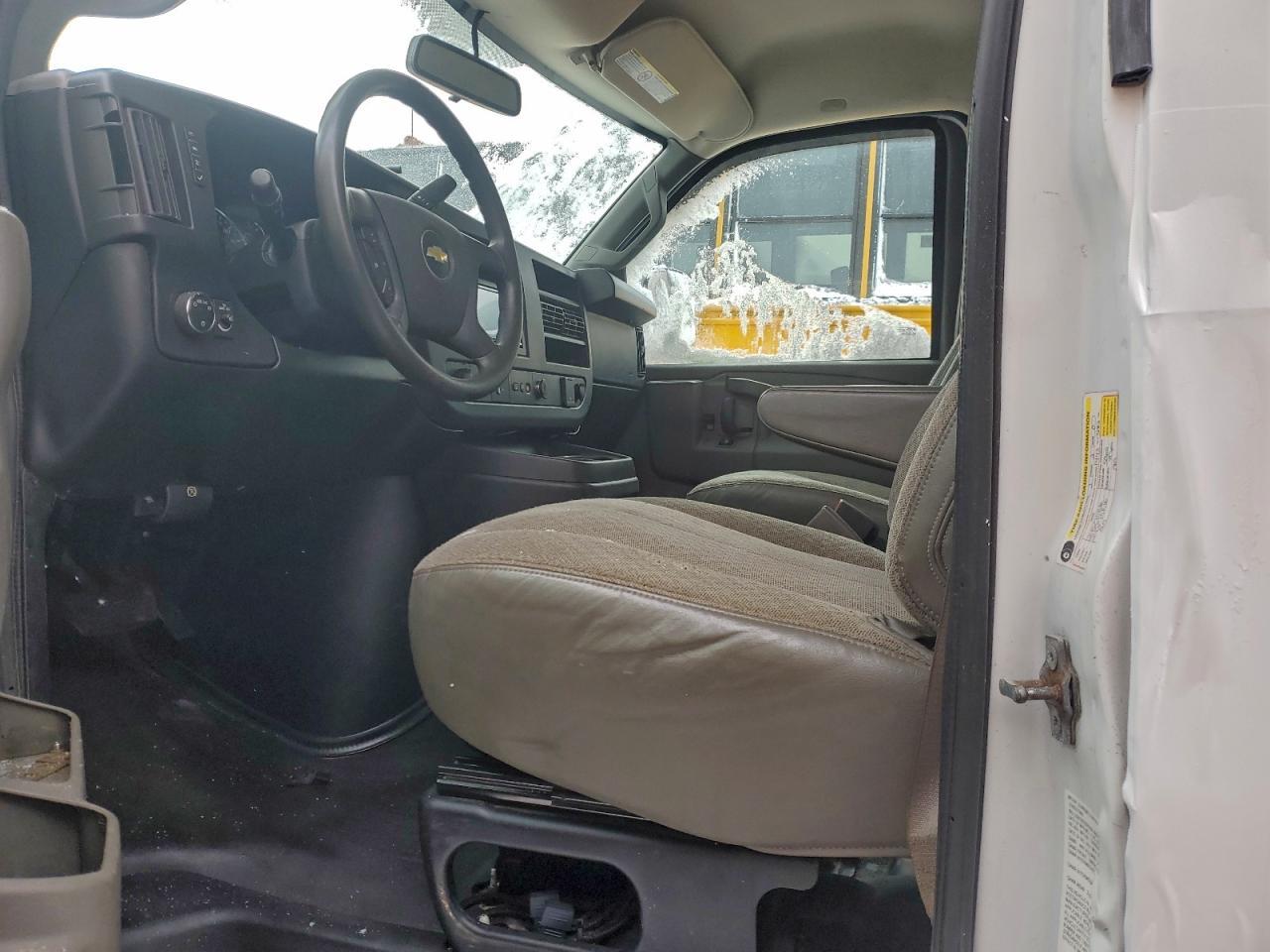 2018 Chevrolet Express G3500 - Image 7