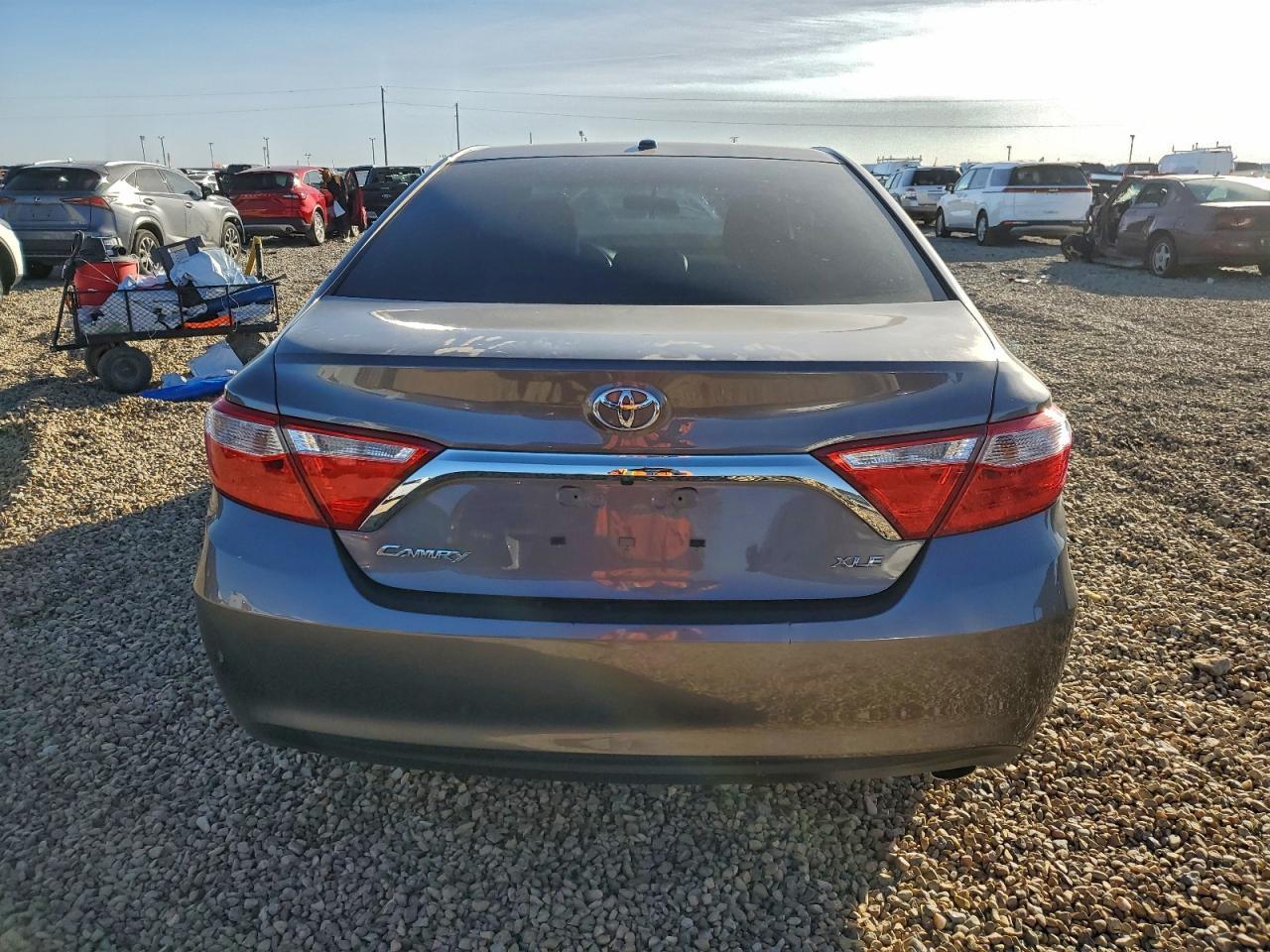 2016 Toyota Camry Le - Фото 6