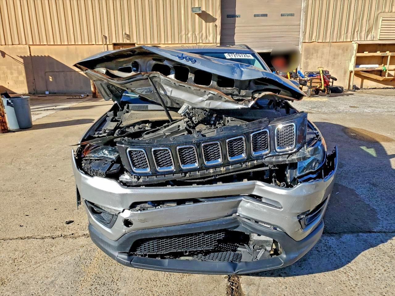 2018 Jeep Compass Latitude - Image 5