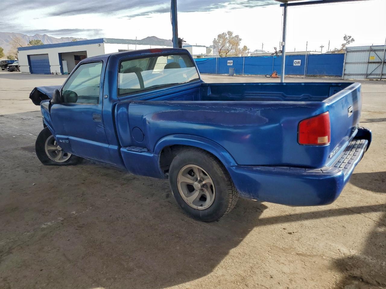 1999 Chevrolet S Truck S10 - Фото 2