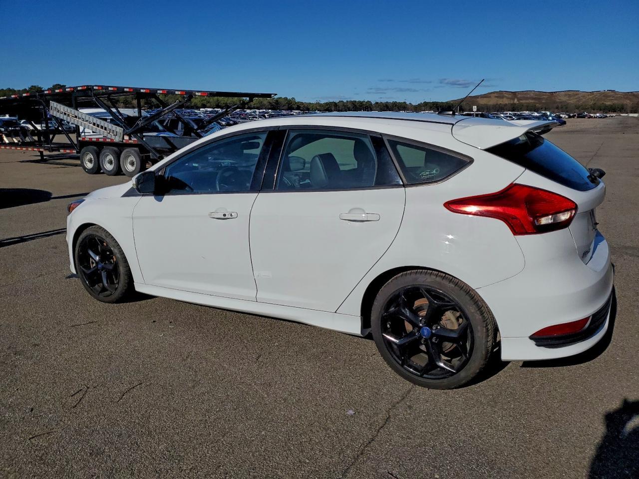 2018 Ford Focus St - Image 2