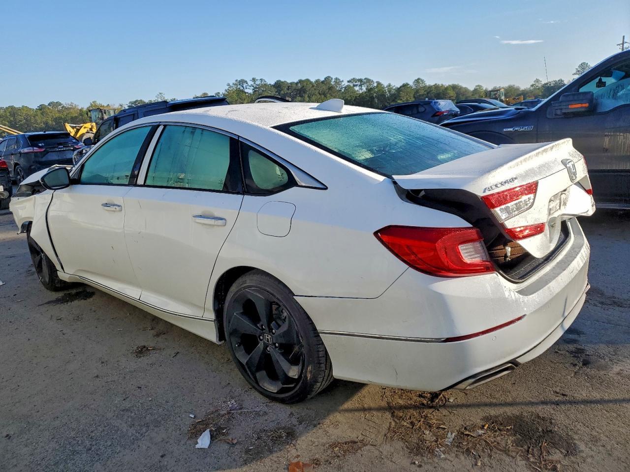 2018 Honda Accord Touring - Фото 2