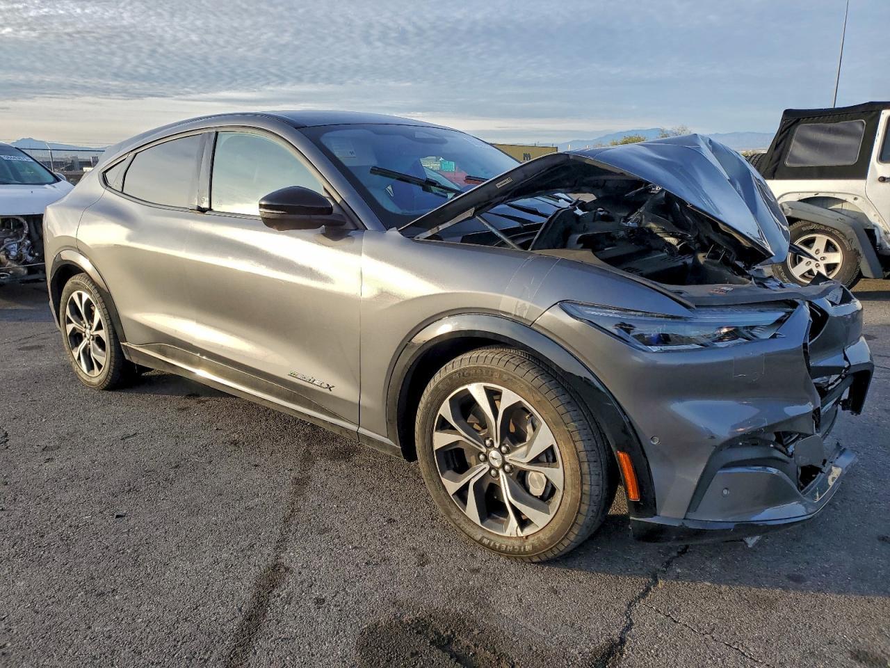 2023 Ford Mustang Mach-E Premium - Фото 4