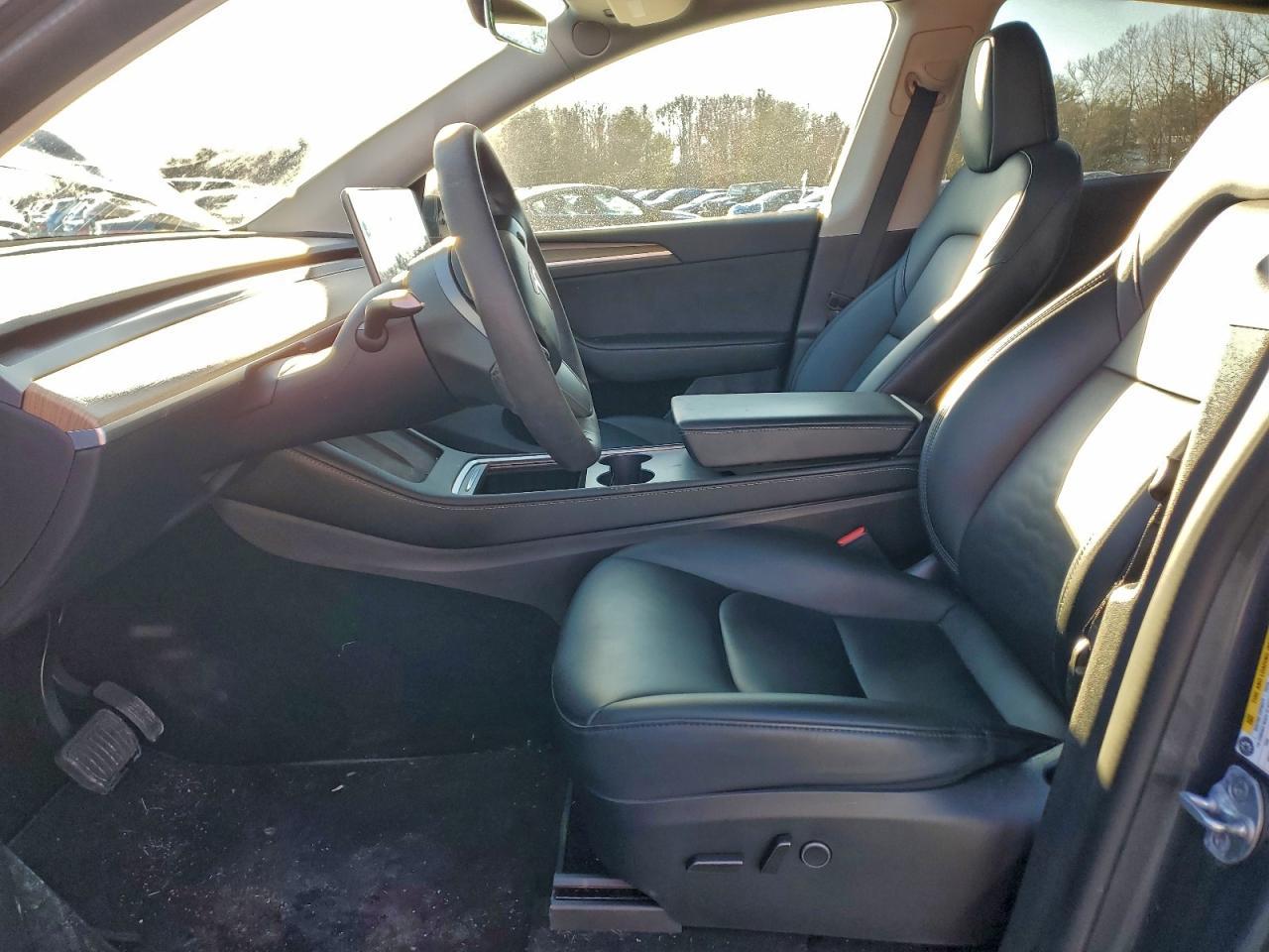 2023 Tesla Model Y - Image 7