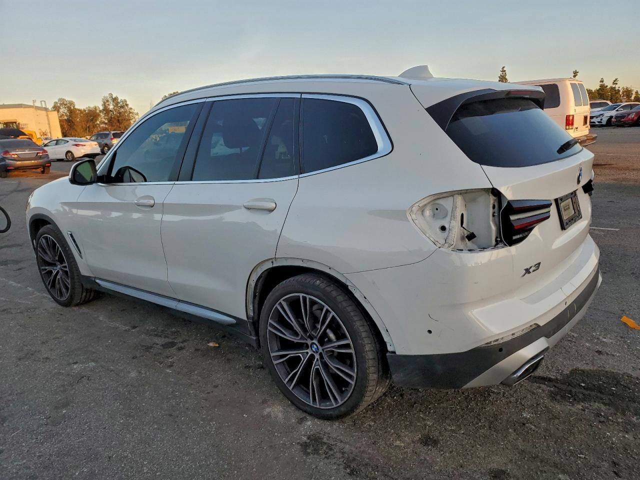 2023 BMW X3 Sdrive30I - Фото 2