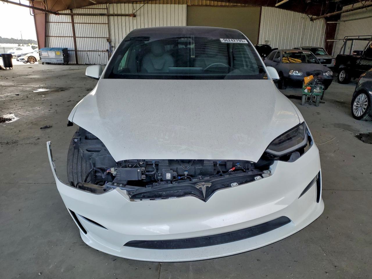 2023 Tesla Model X - Image 5