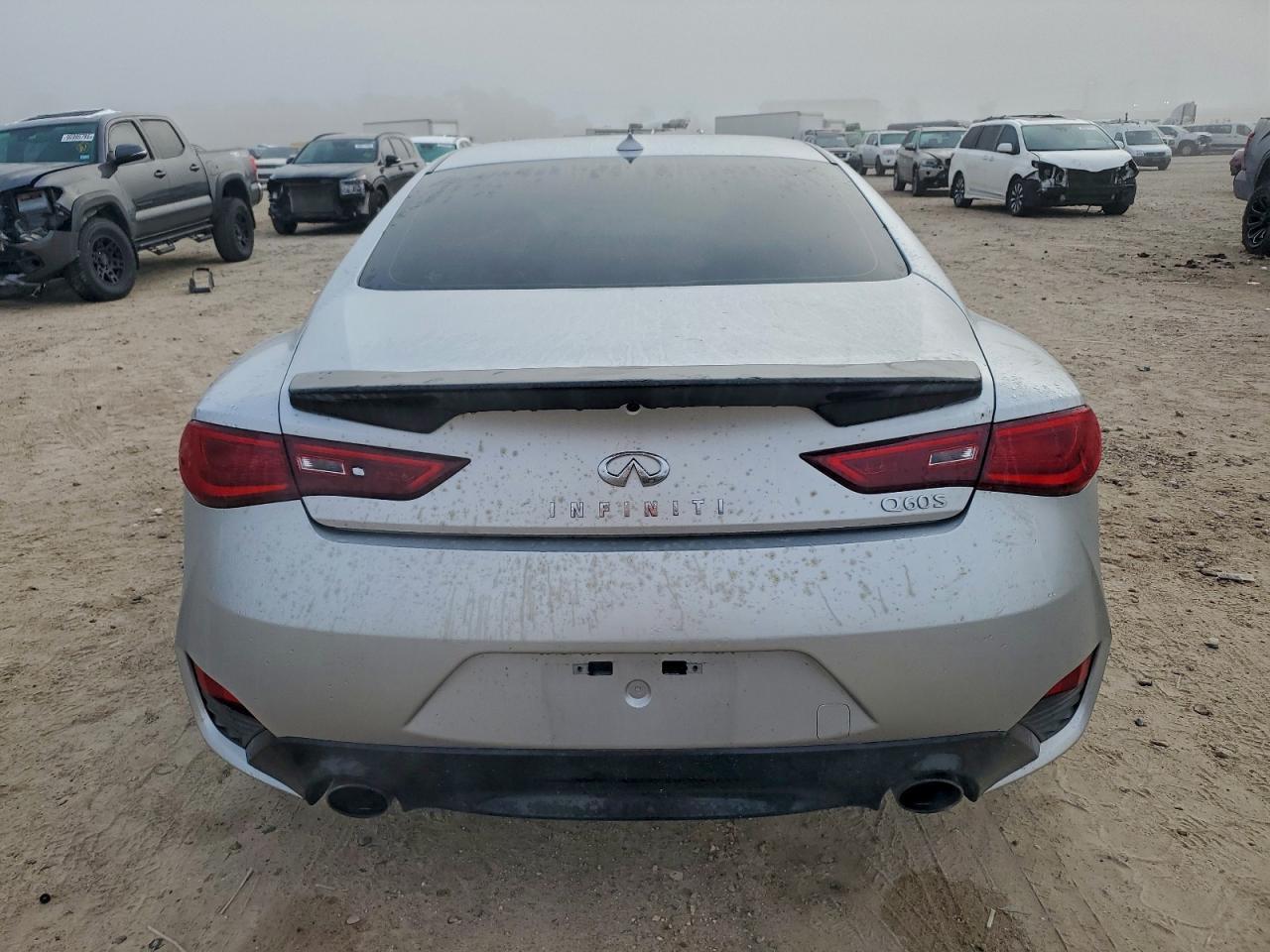 2017 Infiniti Q60 Premium - Image 6