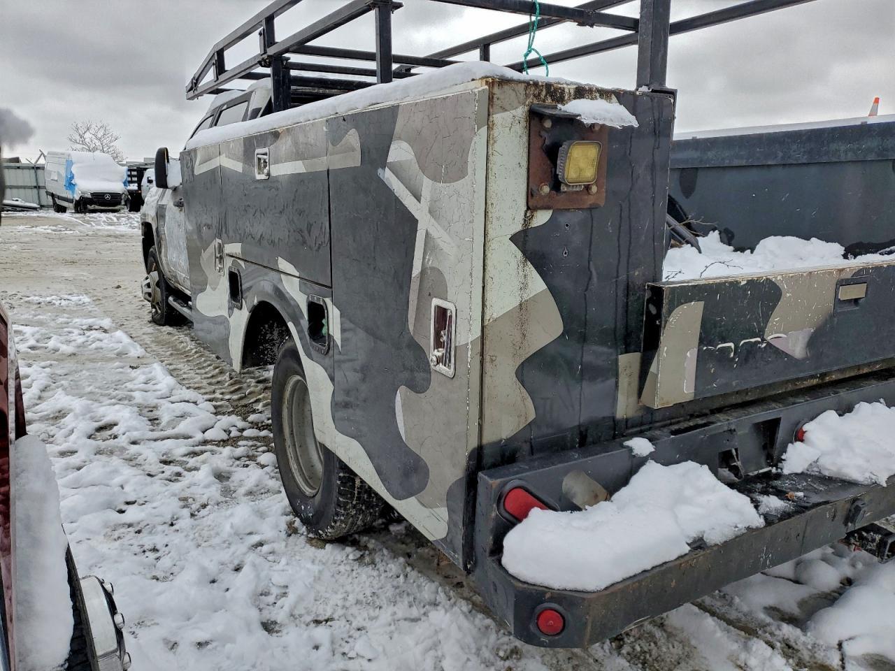 2015 Chevrolet Silverado Utility / Service Truck - Фото 2