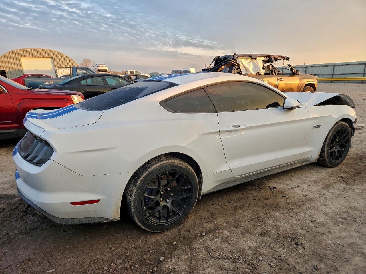 2019 Ford Mustang - Image 3