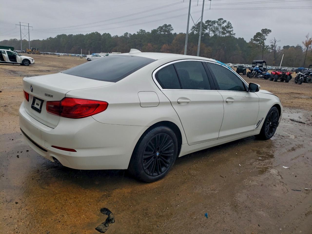 2020 BMW 530 I - Фото 3