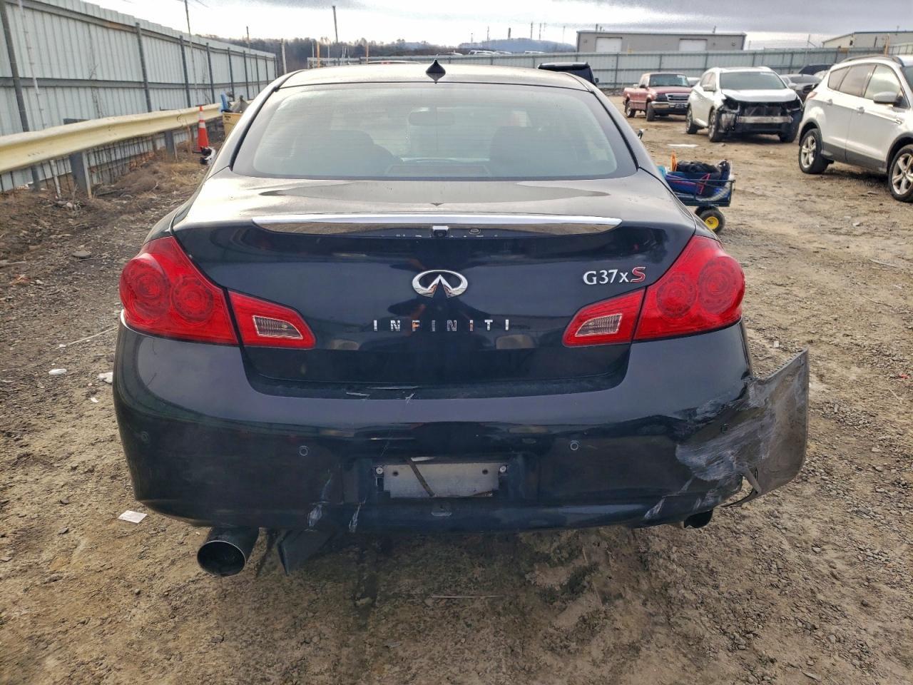 2010 Infiniti G37 - Фото 6