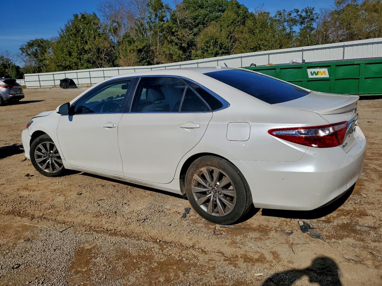 2017 Toyota Camry Hybrid - Фото 2