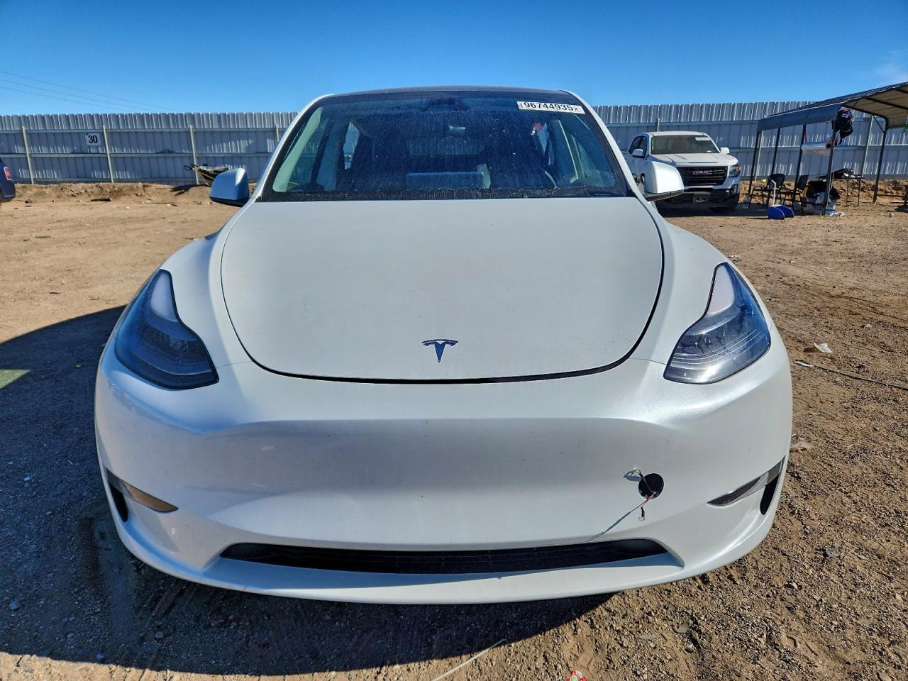 2025 Tesla Model Y - Фото 5