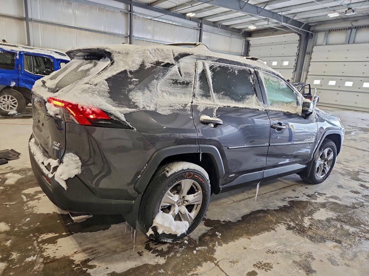 2025 Toyota Rav4 Xle - Image 3