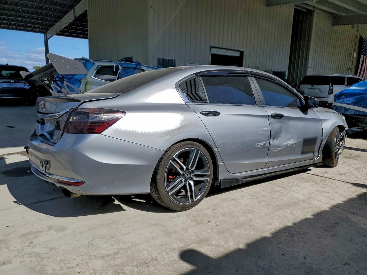2016 Honda Accord Sport - Image 3