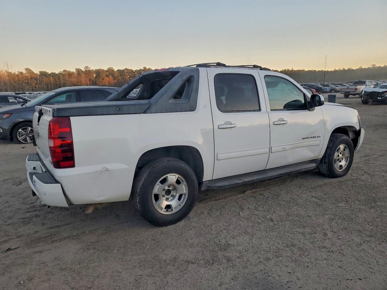 2012 Chevrolet Avalanche Lt - Фото 3