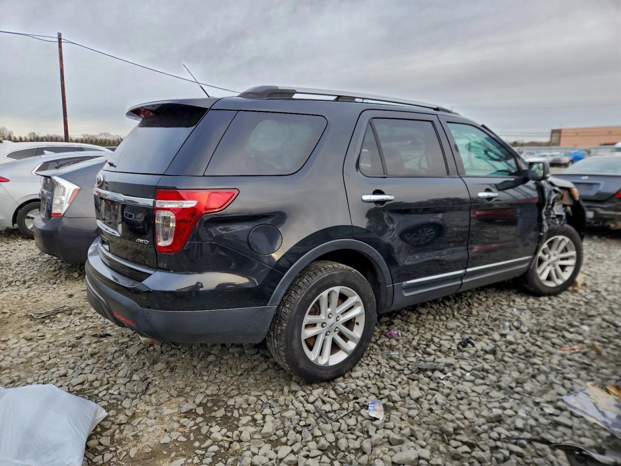 2015 Ford Explorer Xlt - Image 3