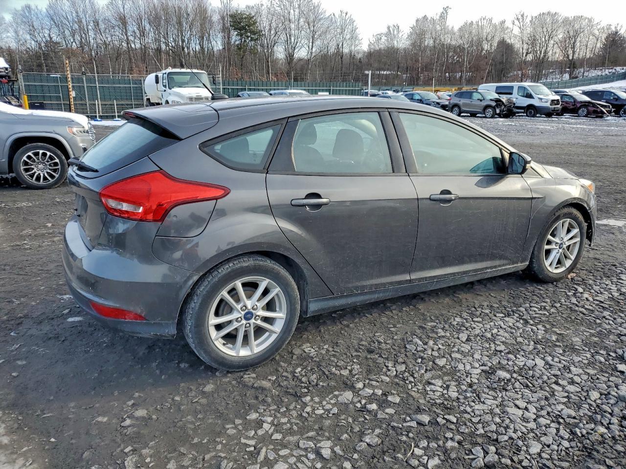 2015 Ford Focus Se - Фото 3