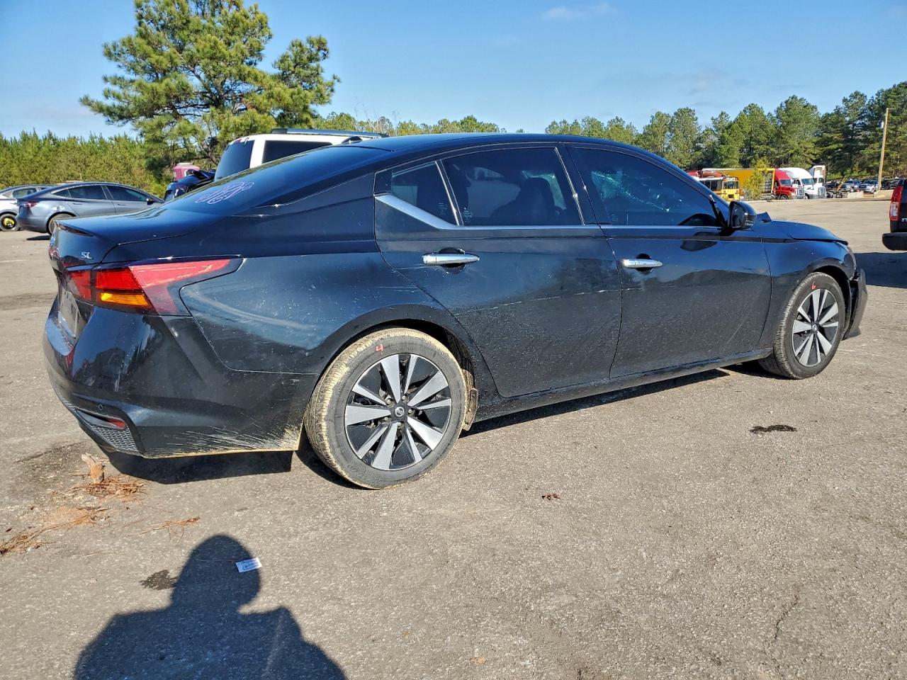 2019 Nissan Altima Sl - Image 3